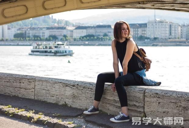 2022下半年运势测算：属鼠的女生要格外提防小人